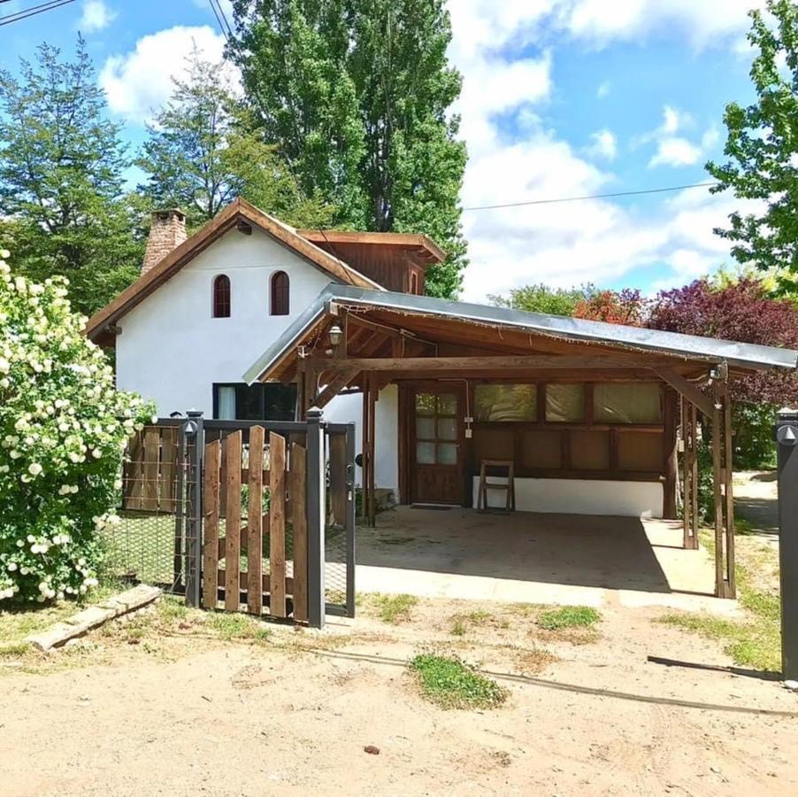 Вилла Casa Damiana Bariloche. Экстерьер фото